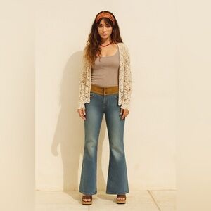 Alice + Olivia Mid-Rise Flare Leg Jeans Size 6 Leather Accents Cotton Wide Leg